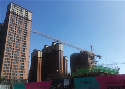在住宅限購政策下,燕郊一些房產(chǎn)銷售人員開始力推不限購的商辦產(chǎn)品。
